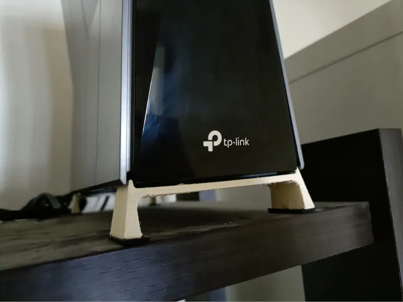 TP-Link BE805 raised stand