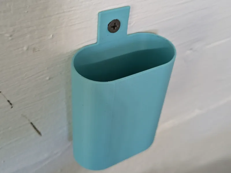 Basic little Wall Bucket