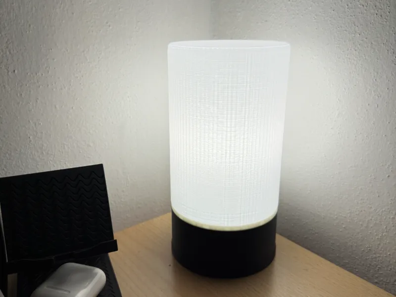 Simple and modern Desk Lamp