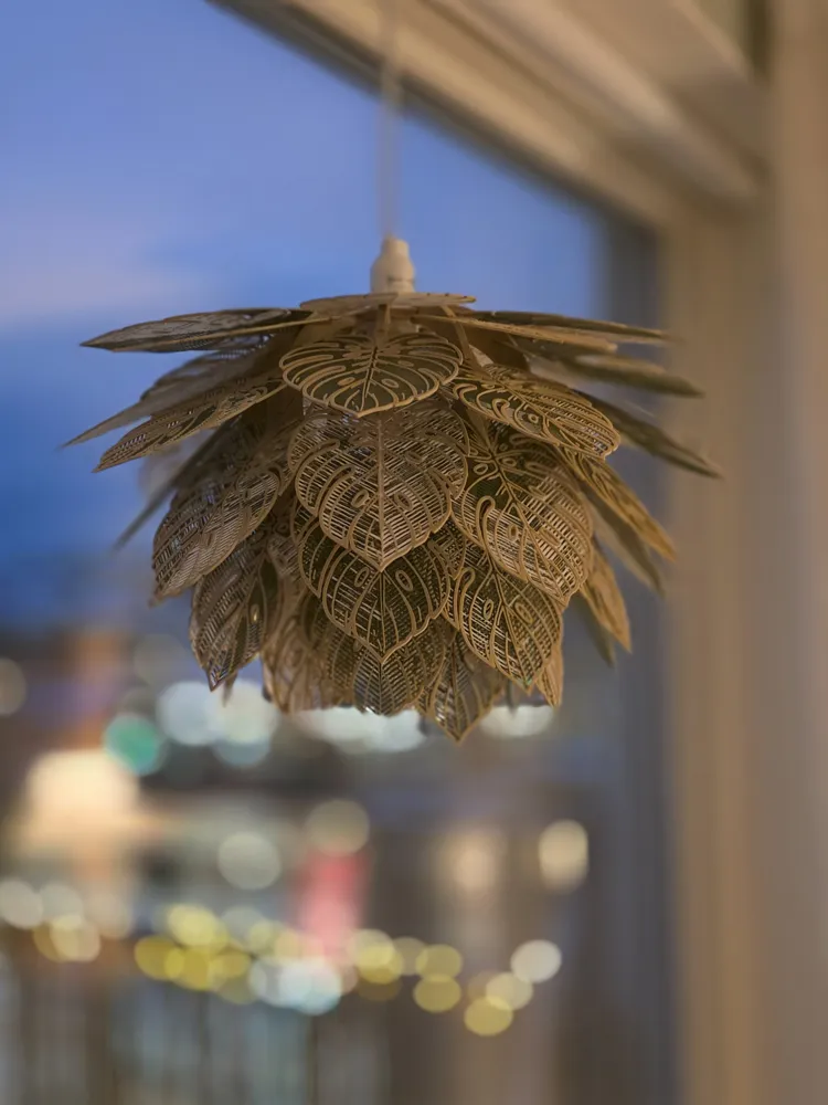 Leaf Lamp - Monstera inspired - Free 3D Print Model - MakerWorld