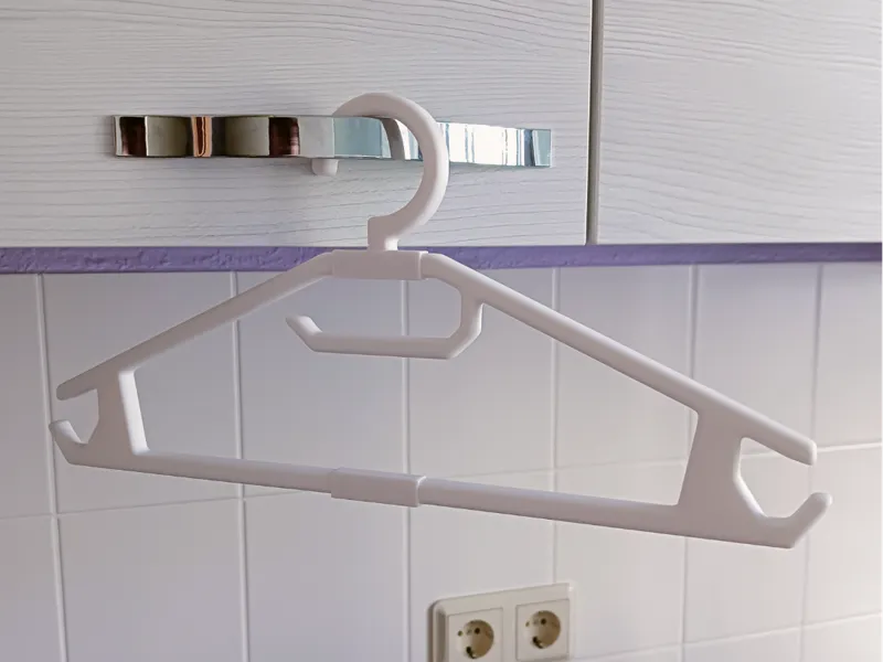 stable coat and clothes hanger (Kleiderbügel)