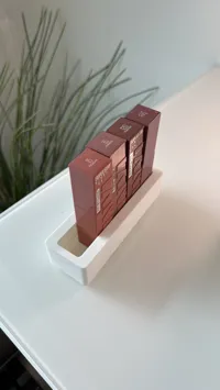 Makeup Vinyl Lipgloss