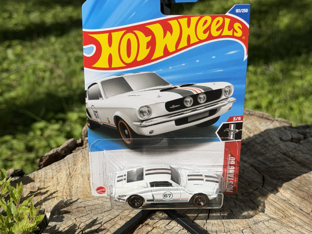 Hotwheel Stand 8 Grams