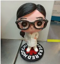 Figurine personnalisée façon Funko — contrôle qualité — photo 3