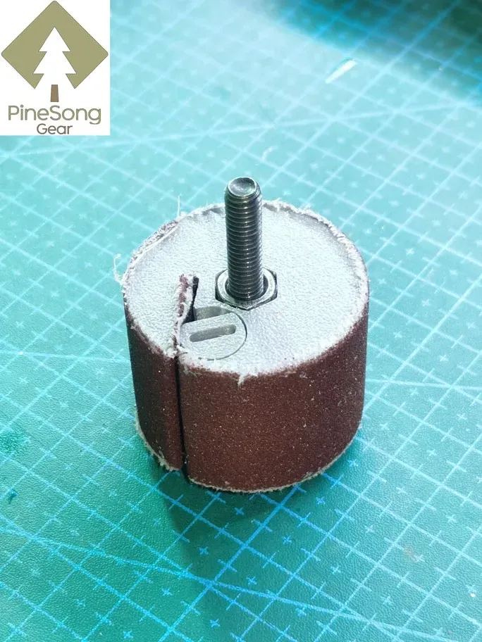 一体打印打磨圆头 直径40mm高度30mm，砂纸条锁紧
