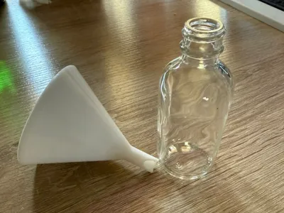 Funnel for small shot bottles