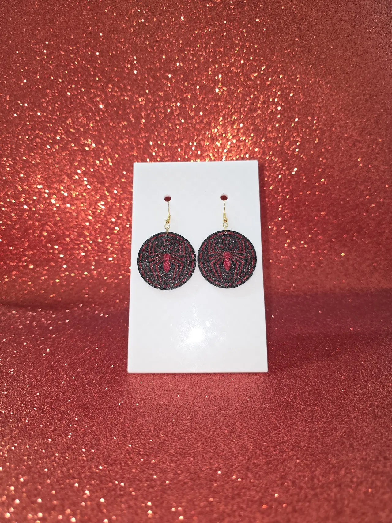 Spider on a round earrings view 2