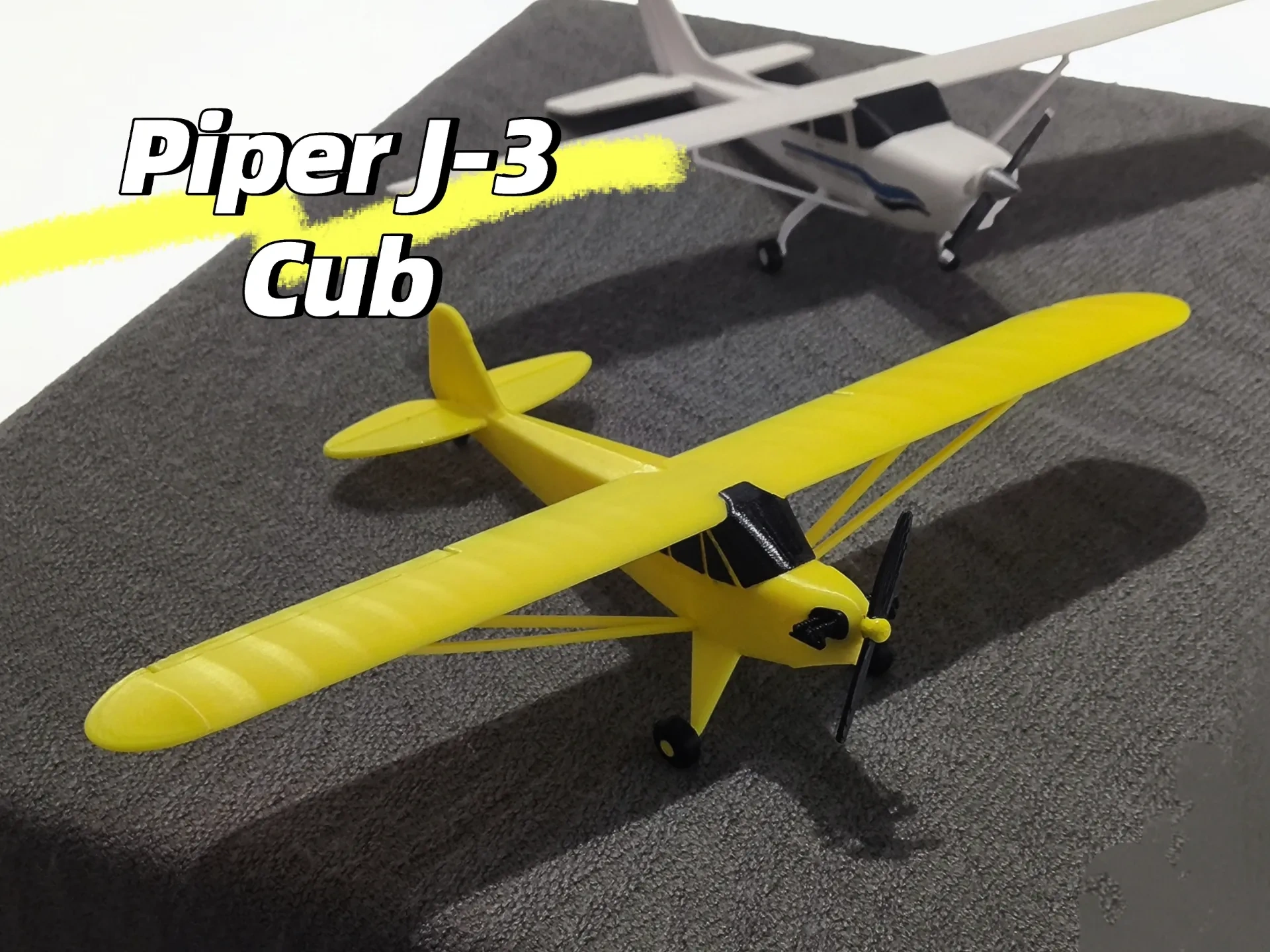 Miniatura 1 do modelo 3D Piper【 J-3 Cub】飞机模型
