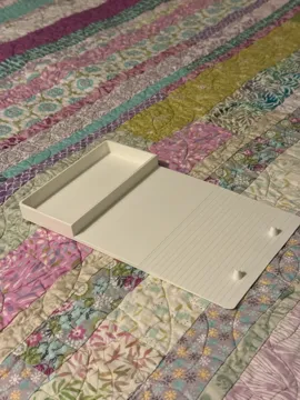 Bandeja organizadora: Bedside Tray for all beds -- slides under mattress — vista de referencia 5