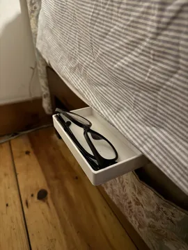 Bandeja organizadora: Bedside Tray for all beds -- slides under mattress — vista de referencia 3