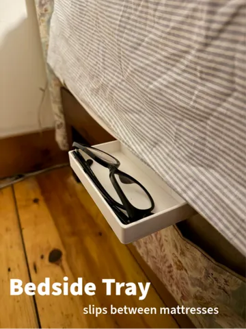 Bandeja organizadora: Bedside Tray for all beds -- slides under mattress — vista de referencia 2
