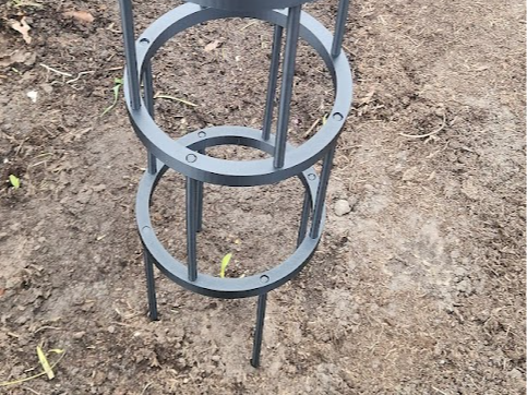 Tomato plant modular support cage