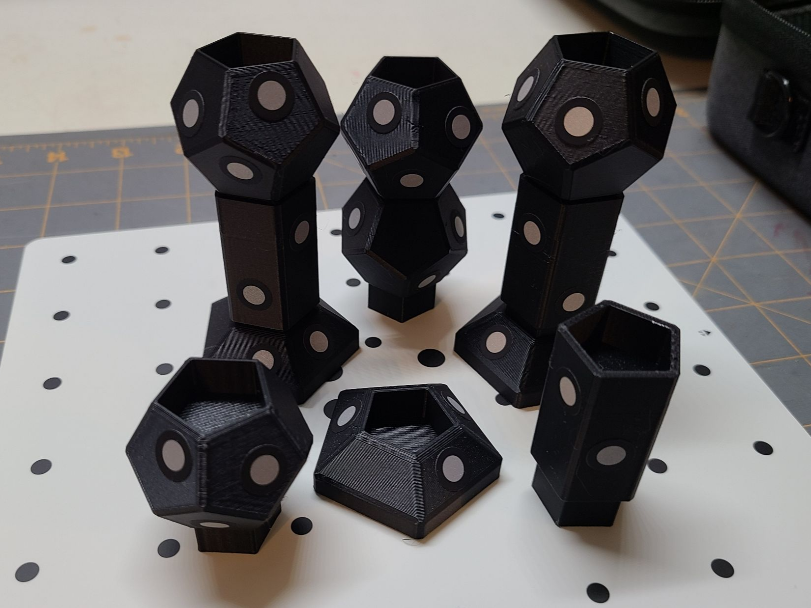 Miniatura 1 do modelo 3D Stackable 3D Scanner Marker Towers