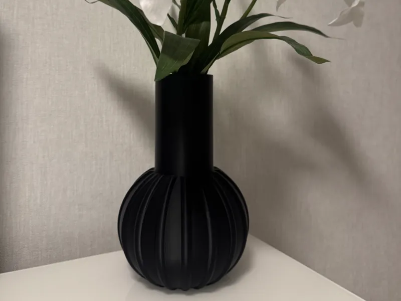 Runde hohe Vase