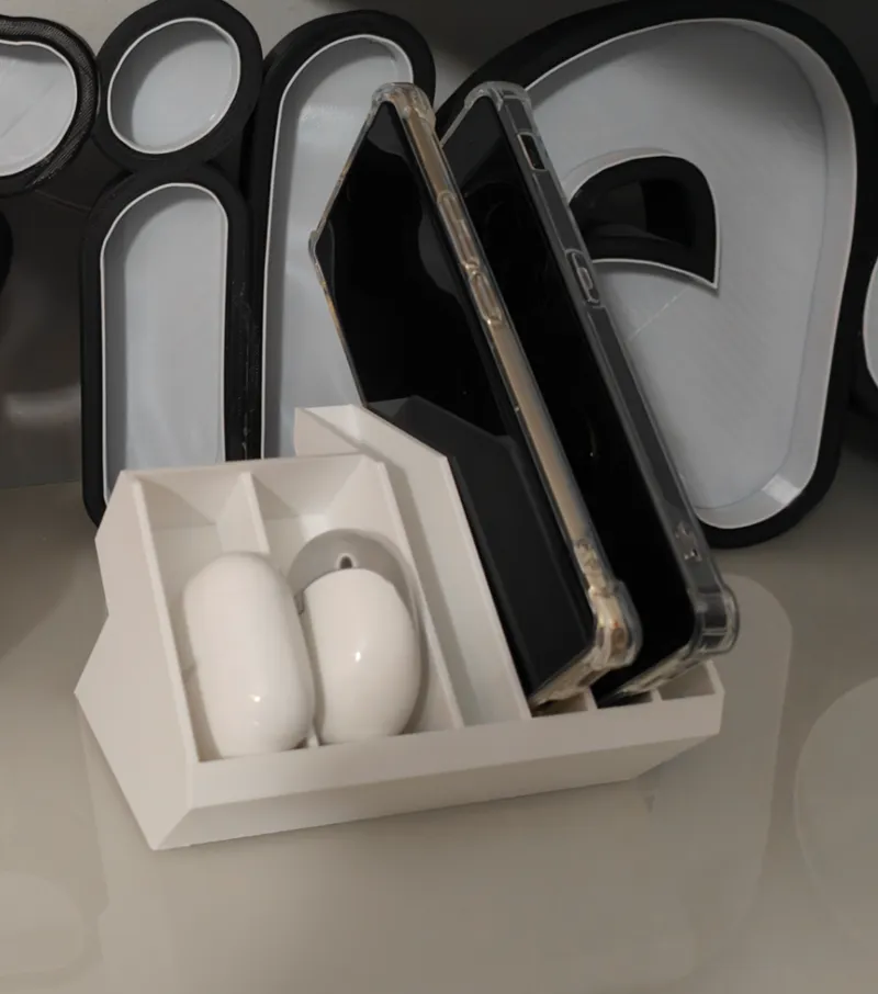 Smartphone and Headphone Stand/Organizer