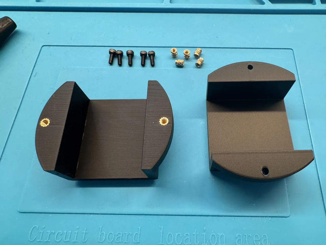 Rusta Naxos Solar cell charger holder V2 view 4