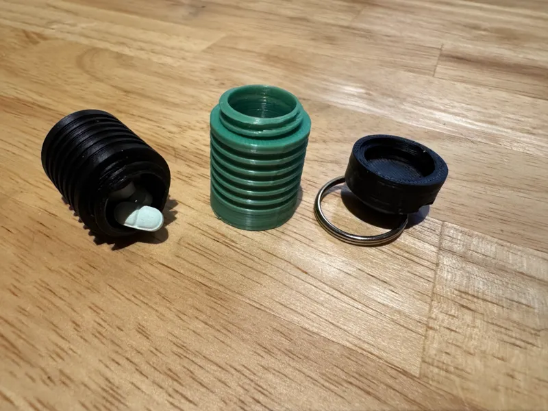 Capsule Keychain with explansion