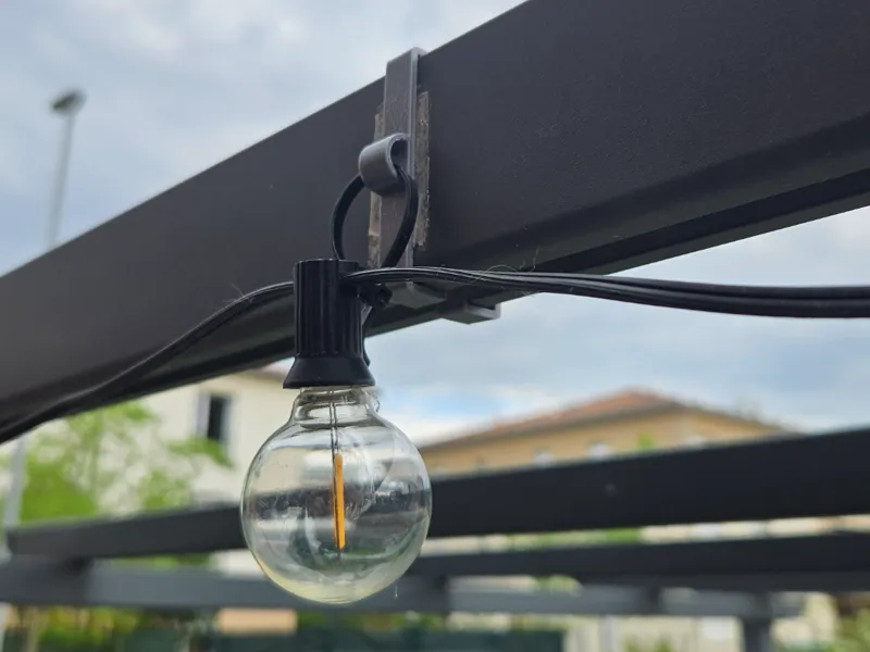 Pergola garland holder