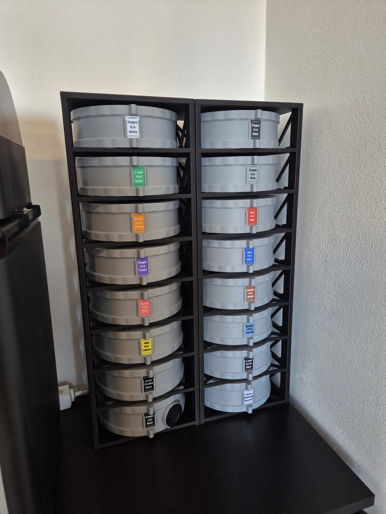 Filament spool storage box + silica & filament tag view 4