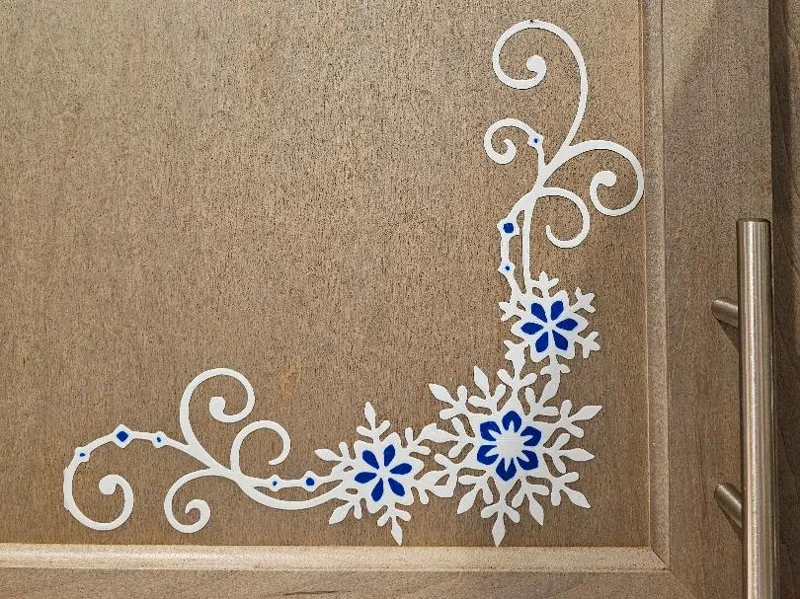 Swirling Snowflake Cling