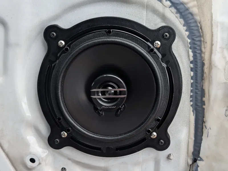Hyundai ILoad / Starex / IMax Door Speaker Adapter