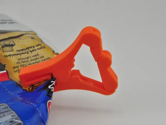 Self-Locking Grip Clip