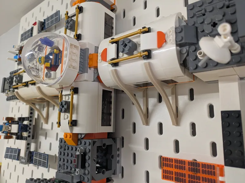 Skadis mount for ISS LEGO60227