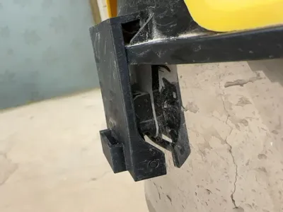 Vacuum cleaner clip