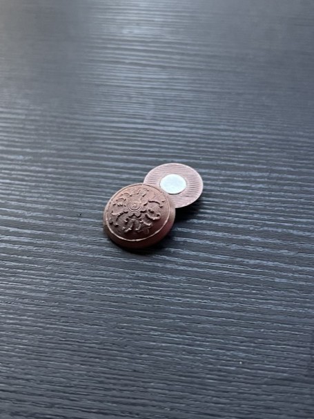 Miniatura 1 do modelo 3D Magnetic Cosplay Button - Styled or Plain