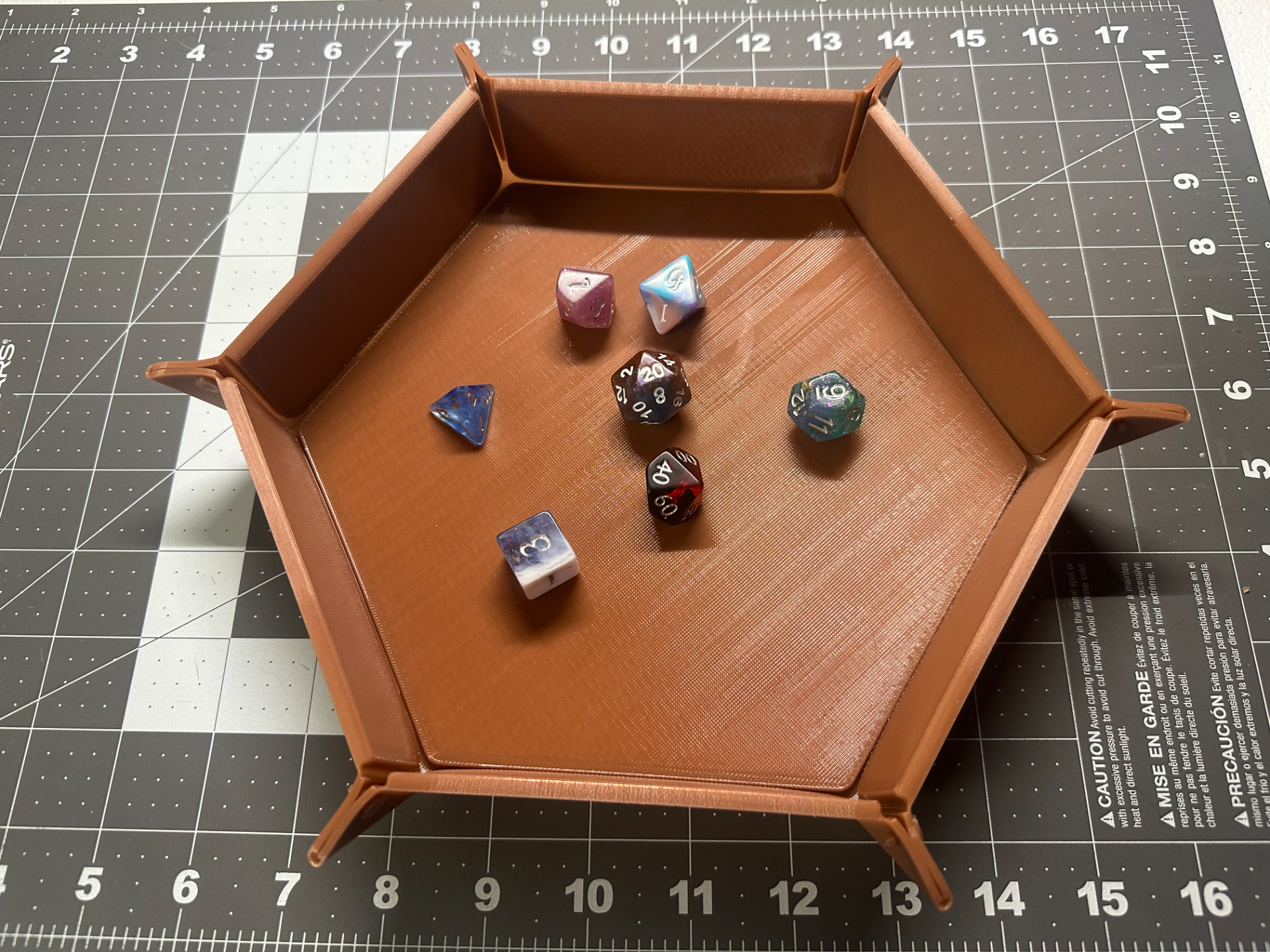 Hexagonal Folding Dice Tray TPU