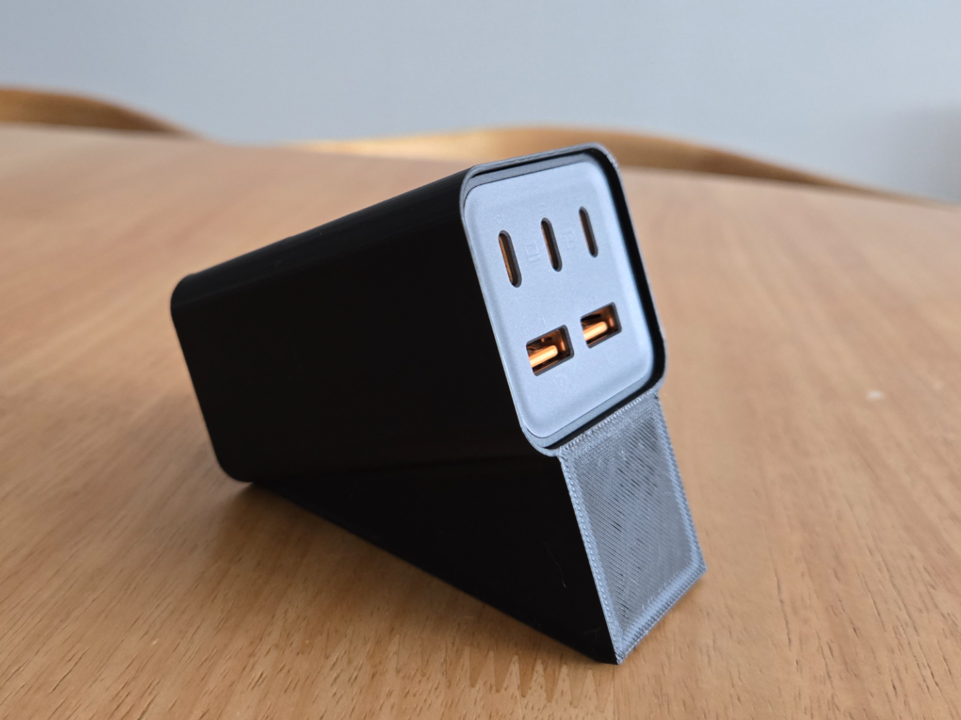 Voltme Vito 75 EzTravel Desktop Housing
