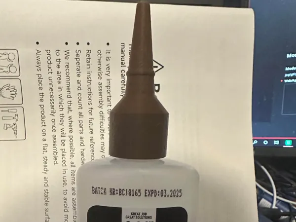 Bouchon pour flacon de colle cyanoacrylate