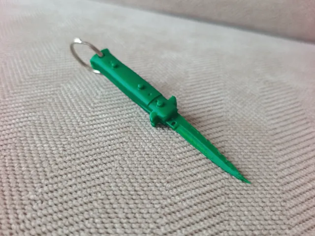 Stiletto Knife CS2 keychain/charm