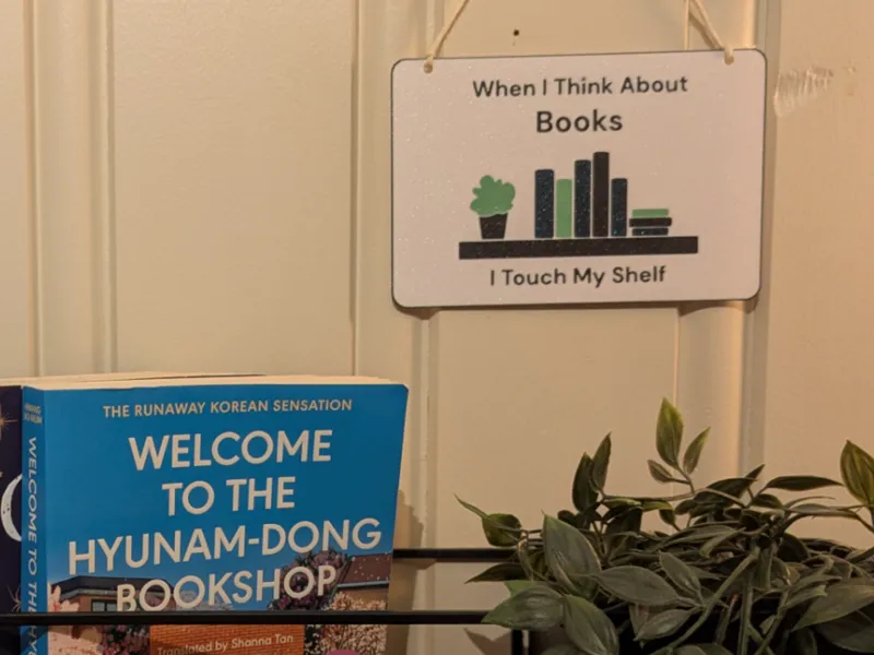 Book shelf sign