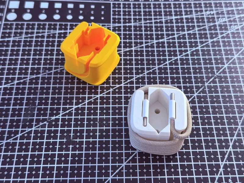 USB-C cable winder EU plug