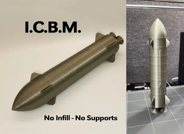 Maquette décorative de missile balistique