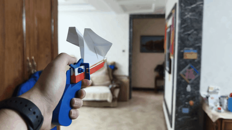 Miniatura 1 do modelo 3D 纸飞机发射器