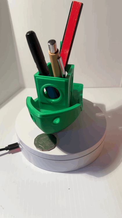 Benchy desk organiser / pencil holder
