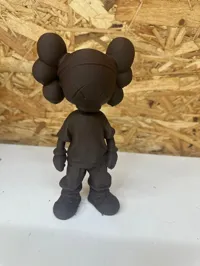 Figurine street art façon KAWS — photo 2