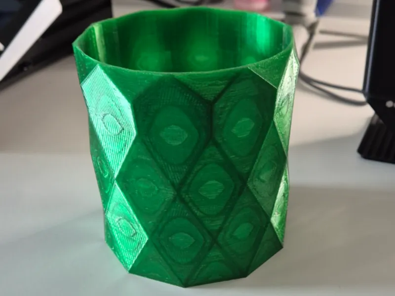 traingle vase