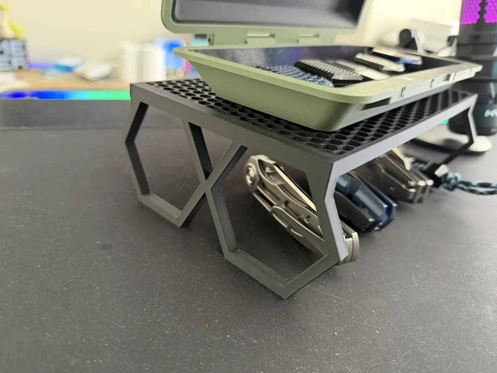 Mini Desktop Hexagon Shelf / Stand - Free 3D Print Model - MakerWorld