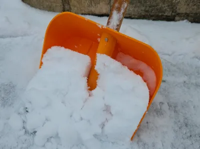 Snow shovel for kids
