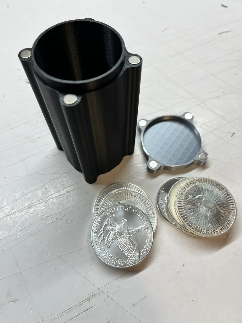 magnetic-41mm-silver-bullion-coin-case-by-draftid-makerworld