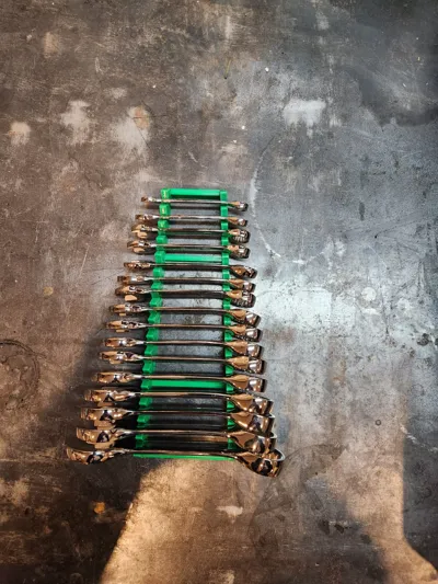 Stubby Wrench Holder - 16 Wrenches