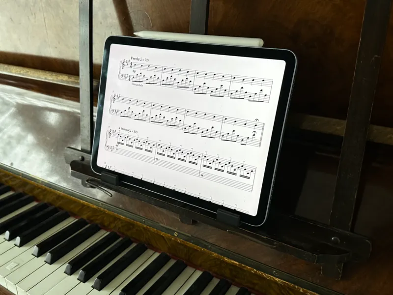 iPad stand for piano