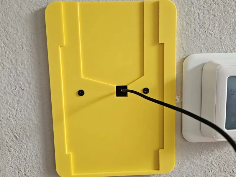 Surface tablet wall mount
