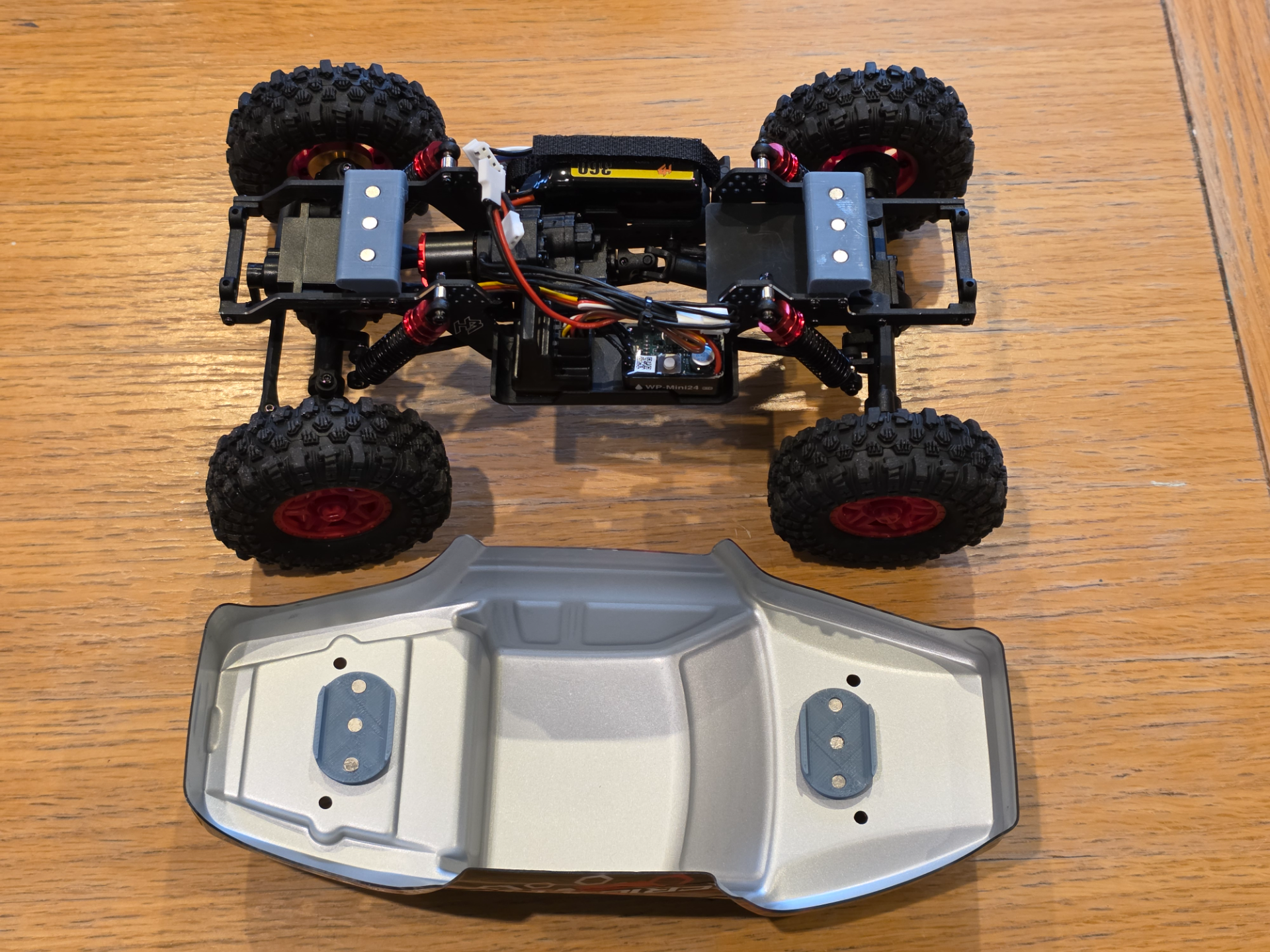 Basic Magnetic body mount for CR18P Pro Juice up