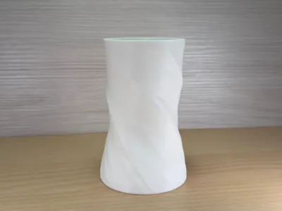 Spiral pen holder