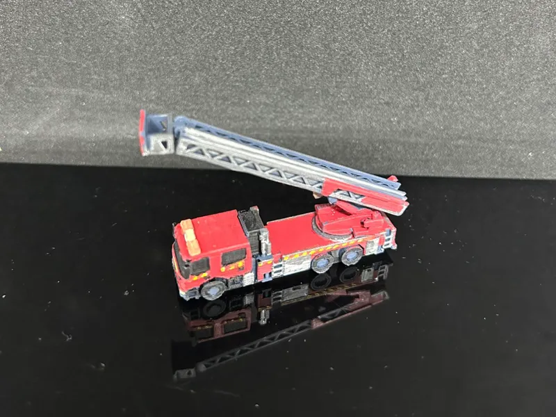 消防車 (旋轉台鋼梯車)