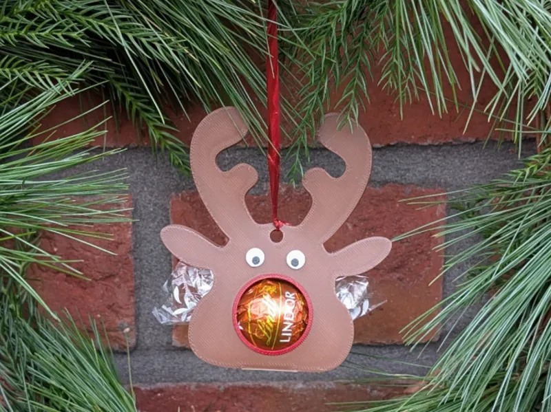 Sweet Reindeer: Foldable Ornament with Chocolate